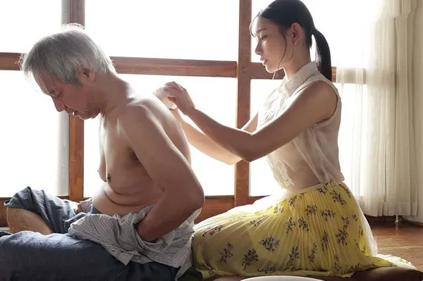 phim sex địt vợ bạn Nàng dâu xinh đẹp về quê chăm sóc bố Chồng yêu nhưng bố đã thiếu thốn quá lâu