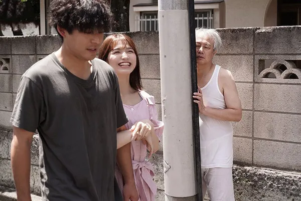 hiếp dâm ko che đôi bà xã gã chồng trẻ chuyển đến nơi ở mới nào ngờ bị gã vô gia cư theo dõi